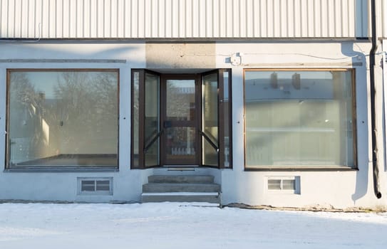Store Gone Out of Business with empty space.