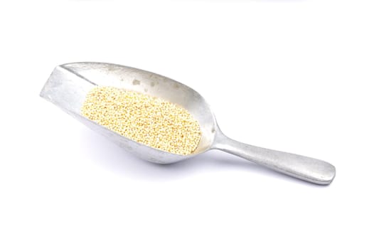 Dosing bucket with millet