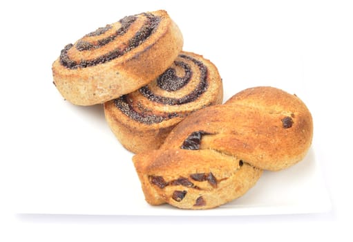 Poppy snails and cranberry braid
