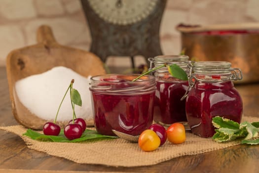 Cook cherry jam