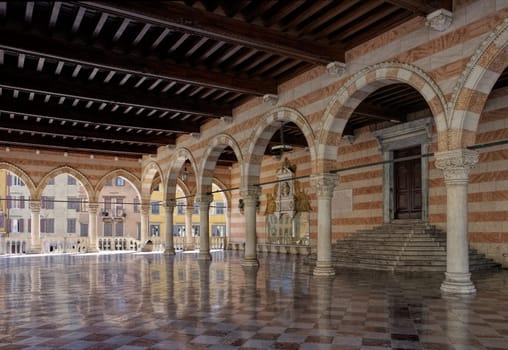 Udine,the Loggia del Lionello in the centre - Udine,Loggia del Lionello in the city
