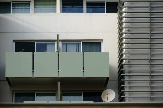 The photograph of a new,modern detached house.