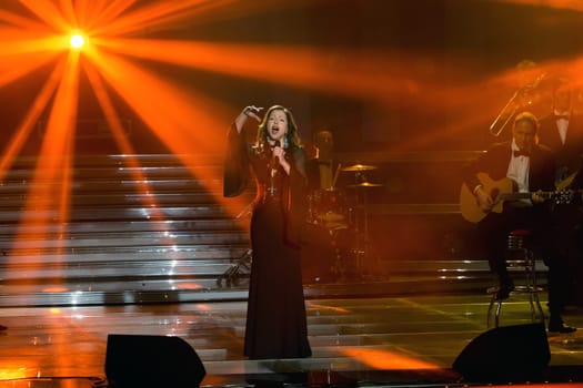 Vicki Leandros sings "Apres toi"" with Carmen Nebel at the Berlin Velodrom "" Welcome to Carmen Nebel""."