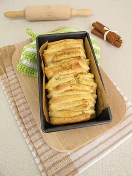 Plucked bread with cinnamon and sugar in the baking dish