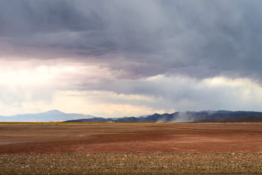 Emergence of dust storms in the desert of Salinas Grandes, northern Argentina