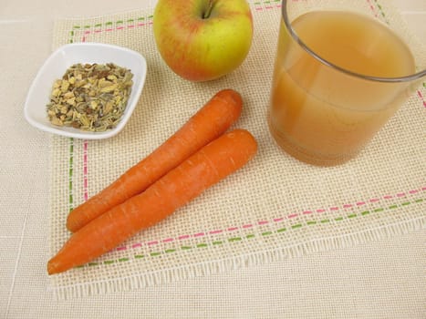 Tea smoothie with apple,carrot,ginger and liquorice root