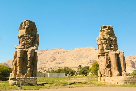 Egypt, Upper Egypt, Nile Valley, Gaugue bank of Thebes, about Luxor, Colossi of Memnon classified World Heritage