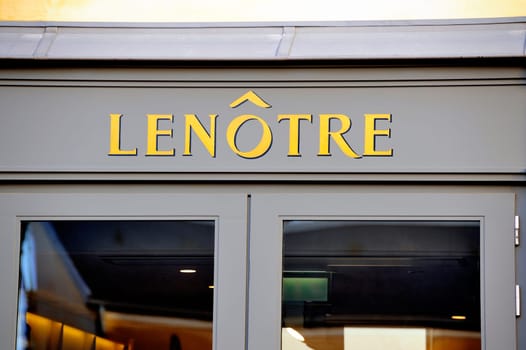 Tearoom Le Nôtre of Versailles located in the passage of scents