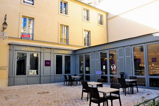 Tearoom Le Nôtre of Versailles located in the passage of scents