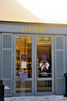 Tearoom Le Nôtre of Versailles located in the passage of scents