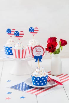 Cupcakes on a party table to celebrate July 4th