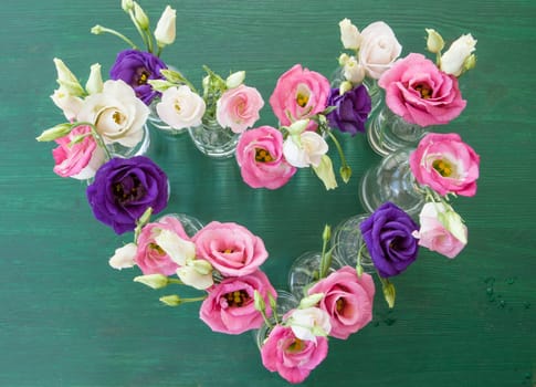 Heart from Japan roses in colorful colors on Gruen