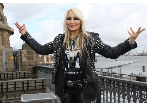 Doro Pesch presented her new video for the single Love is Gone To Hell at the Hard Rock Cafe Hamburg ,22.03.2016