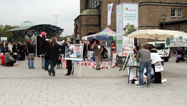 Demonstration and vigil by various animal welfare organisations against the toting of street dogs in Romania at Hamburg Central Station ,05.10.2013