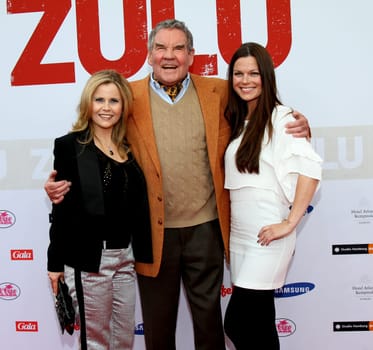 Michaela Schaffrath and Accompaniment / Zulu Premiere in Hamburg