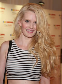 Mirja du Mont bei der Ernstifngs Fashionshow 2014 in Hamburg