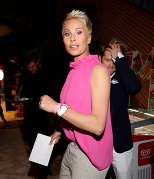 Sonja Zietlow at the Langnese Beach Party