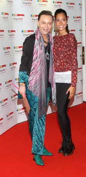 Julian F.M. Stoeckel mit Lovelyn bei der Ernstifngsfashionshow in Hamburg