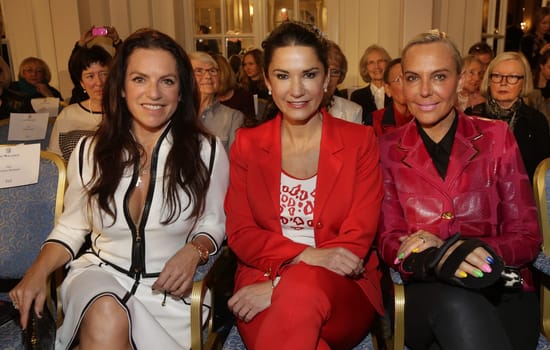 Christine Neubauer, Natascha Ochsenknecht , Mariella Ahrens, / Liz Malraux Fashionshow im Atlantik Hotel