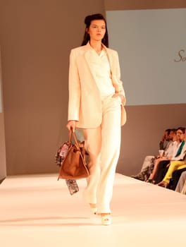 Modeschauen  - Green Showroom im Adlon Berlin