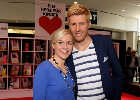 Maxi and Andrea Arland at the Celebrity Easter Bunny