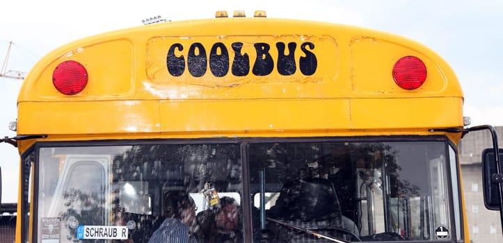 Street Mag Show 2012 /  Old School Bus