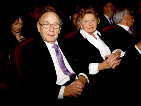 Marion_ Dönhoff Award Ceremony at the Schauspielhaus Hamburg on 28.11.2010/ Hans-Dietrich Genscher with wife Barbara
