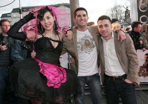 Chiko Deutschlandpremiere im Cinemaxx Hamburg Foto: Reyhan - Lady Bitch Ray - Sahin , Volkan Özcan und Özgür Yildirim