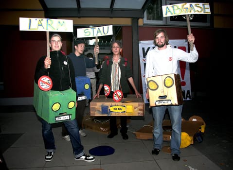 Public hearing on the construction project IKEA - Altona (former Frappant Gebaeude) of the auditorium of the Louise Schroeder school with about 500 people and opponents / Initiative against the Ikea construction with protest boxes