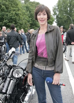 Harley Day,s Abschluß Parade in Hamburg Stellingen /Sandra Maahn bei der Arbeit