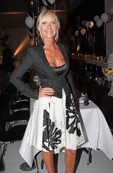 Marion Fedder , Black and White Party zum 85. Geburtstag des Fotografen F.C. Gundlach in den Deichtorhallen, Hamburg, 06.09.2011