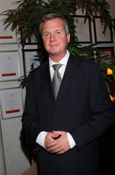 Hamburger GluecksStern Gala"Hamburger GluecksStern"" the benefit gala in favor of disadvantaged children on November 13,2009 on the Suellberg./ Carsten Luedmann"
