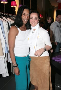 Erste Boutique von Millions & Millions in Hamburg Eppendorf eröffnet . Inhaberin und Designerin  Dünja Yildiz Can  und Stylist Isaak ( Heiko Bott )