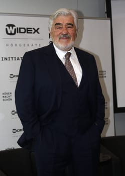 Mario Adorf promotes the hoeren macht schoen - The initiative for better JHoeren from the company Widex Hoergeraete . PK at Hotel Empire Riverside Hamburg on 09.02.2010