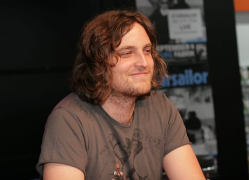 James Walsh from the band Starsailor live at Saturn - Moenkebergstrasse in Hamburg