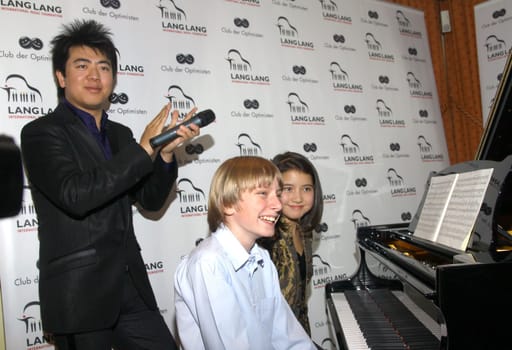 Lang Lang Awarding of the Prize of Optimists to Lang Lang,the prize was endowed with 10,000 euros