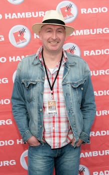 radio hamburg ostermarathon top 820 am speer black / carsten pape