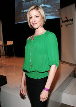 Neptun Crossmedia Award 2009: Germany's top advertisers choose the best cross-media campaigns of the year with a prominent jury/ Julia Stinshoff