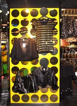 Monki Storeeroeffnúng at Moenkebergstrasse 22 in HamburgNew from SwedenNew shopping hotspot for Hamburg: The Swedish trend label Monki opens its own store in the Hanseatic city on 6 November.