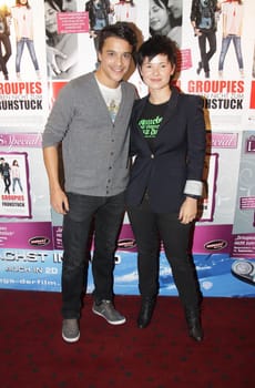 Groupies do not stay for the morning performance with the actors in the Cinemaxx Hamburg / Kostja Ullmann and Anna Fischer