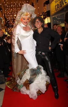 Pyrate Style Fashion Show in the Shop Passage Grosse Bleichen in Hamburg ,17.11.2009/ Olivia Jones,Fritz Ahrens