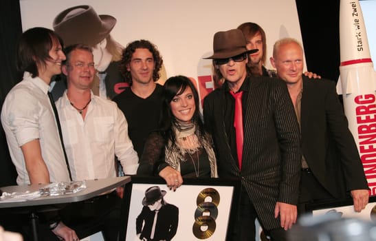 Udo Lindenberg with Silbermond Gold and Platinum for Udo Lindenberg and contributors of his album at Edelschuppen Bank in Hamburg on 23.06.2008