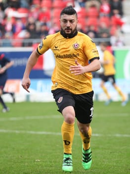 Aias Aosman (SG Dynamo Dresden) 3rd League Season 2015/2016 Point game Hallescher FC against SG Dynamo Dresden