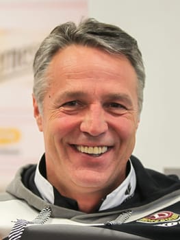 Head coach Uwe Neuhaus (SG Dynamo Dresden) 3rd league season 2015/2016 point game Hallescher FC against SG Dynamo Dresden