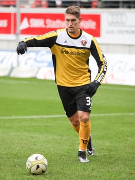 Robert Andrich (SG Dynamo Dresden) 3rd league season 2015/2016 point game Hallescher FC against SG Dynamo Dresden