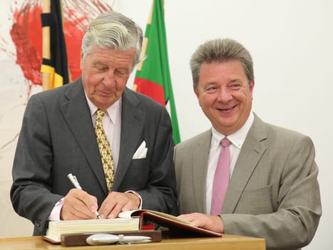 Albert Darboven (owner and managing director of J.J. Darboven) registers in the guest book of the state capital Magdeburg at the reception by the mayor Dr. Lutz Trümper (independent) on May 22,2016