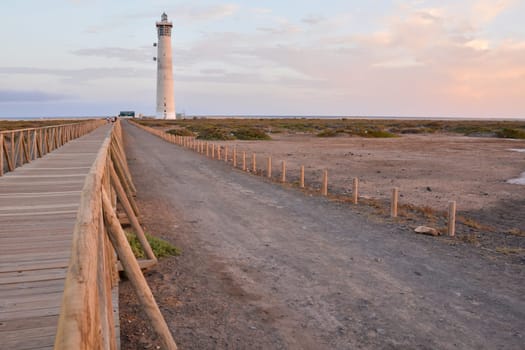 Photo Picture of a Countryside Desert Dirt Path