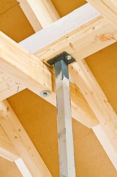 Roof truss with support in a new building