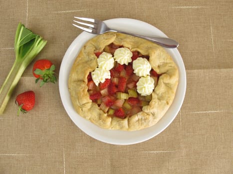 Rhubarb-strawberry galette with white chocolate cream