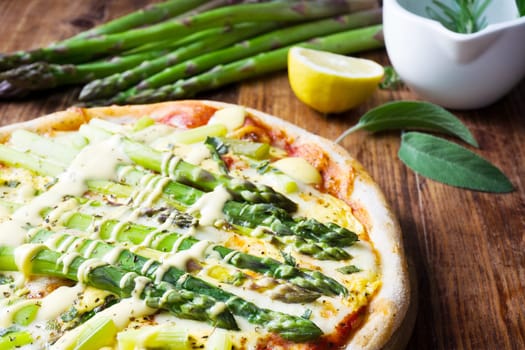 Asparagus pizza
